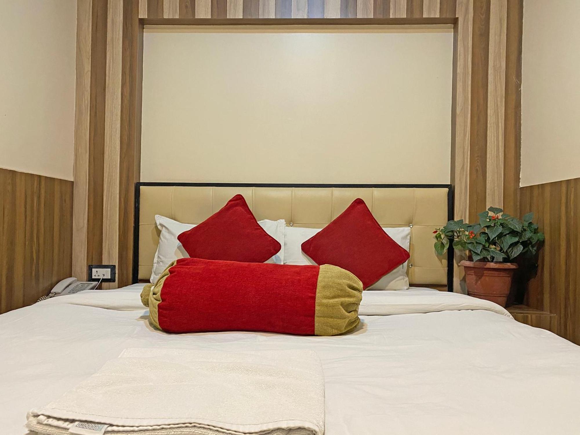 Hotel Airport Holiday Kathmandu Exterior photo