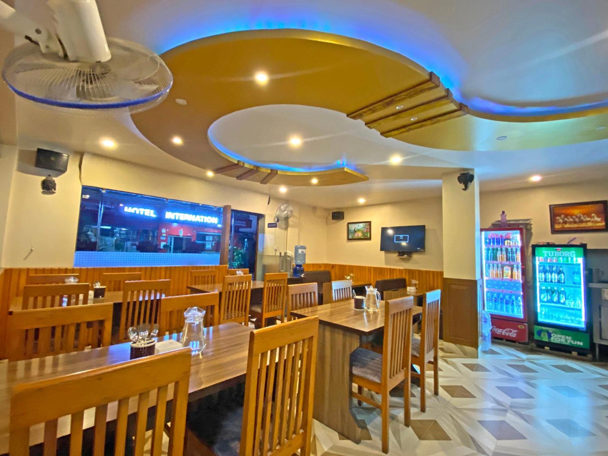 Hotel Airport Holiday Kathmandu Exterior photo