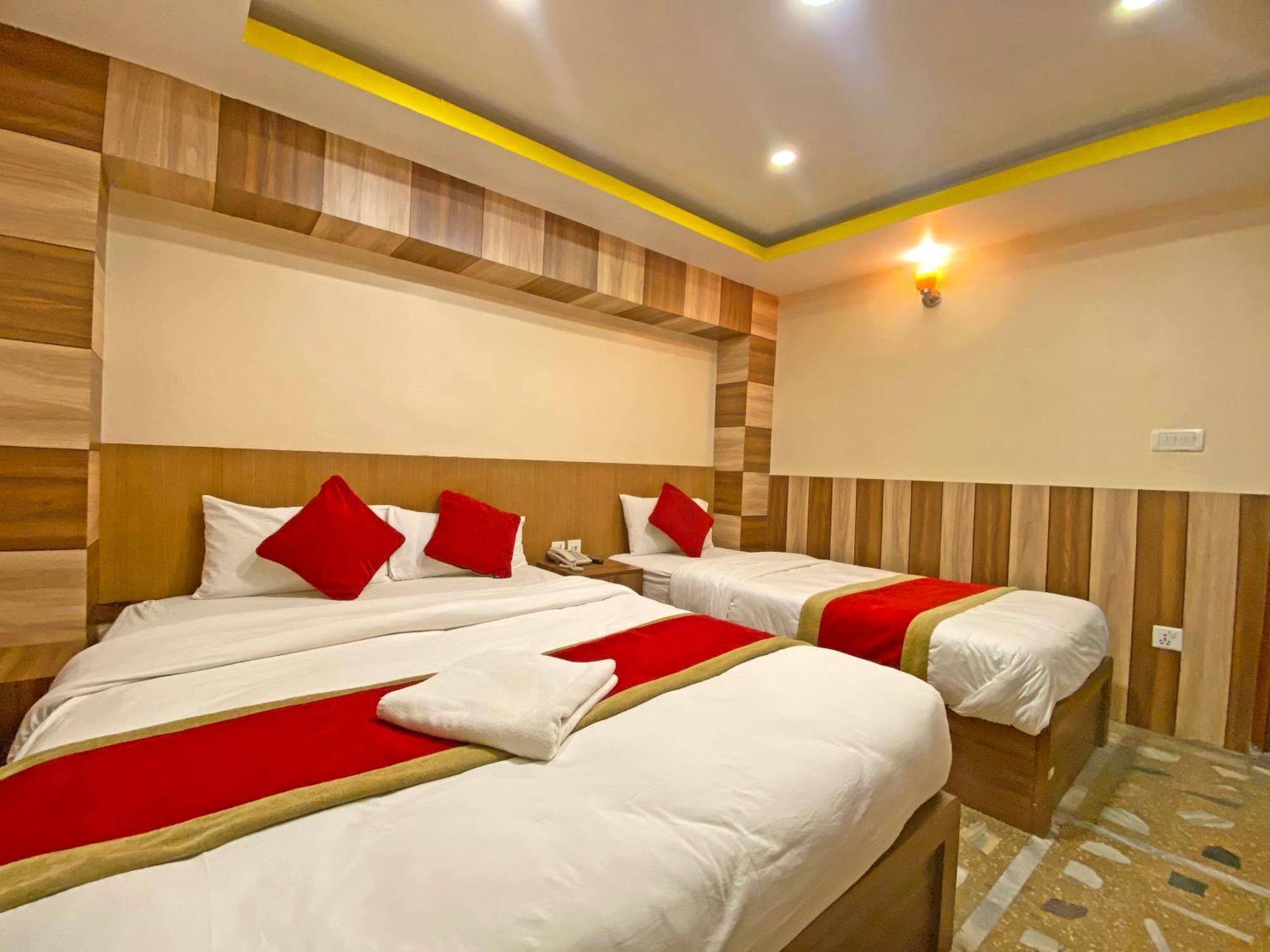 Hotel Airport Holiday Kathmandu Exterior photo