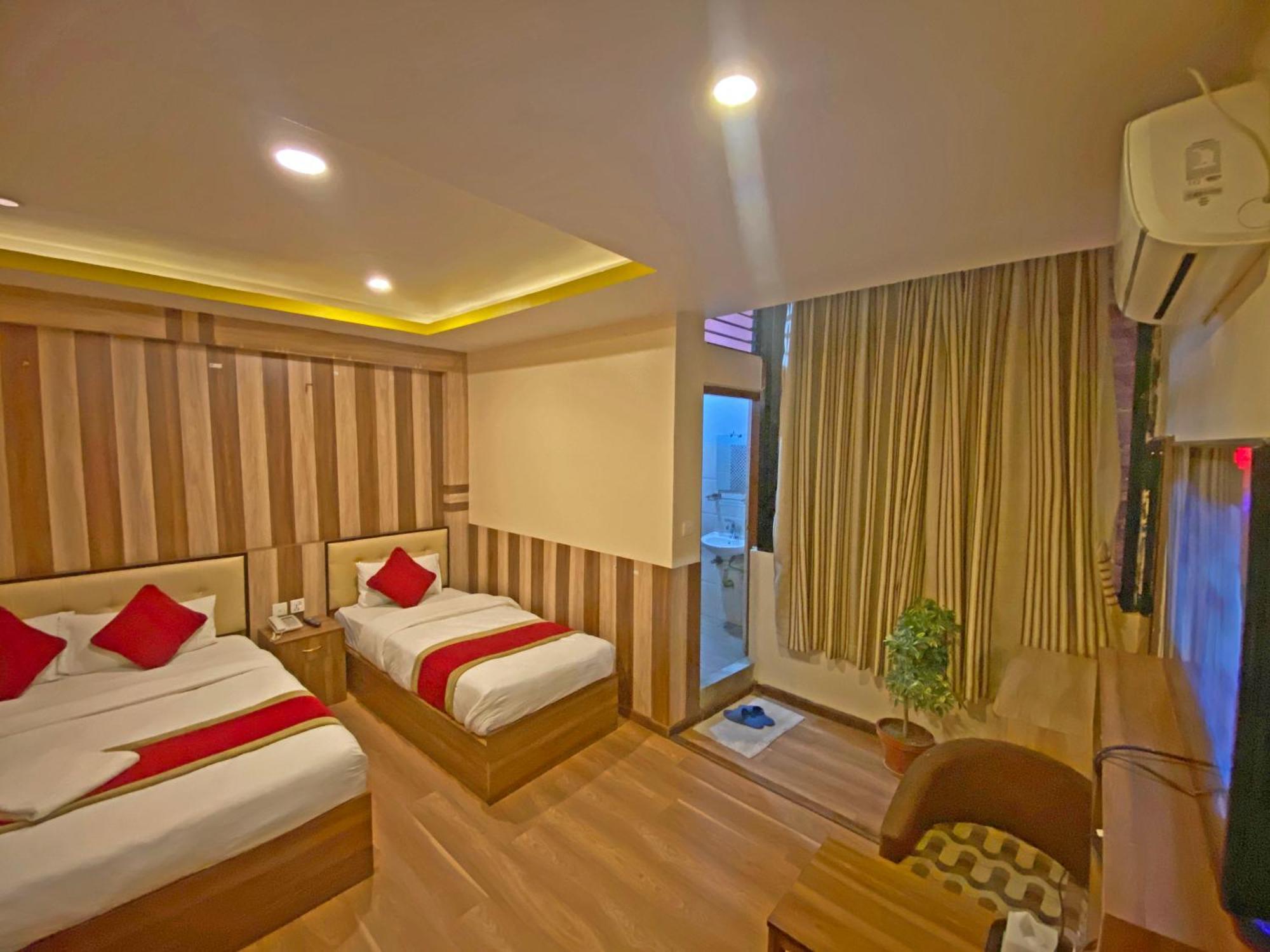 Hotel Airport Holiday Kathmandu Exterior photo