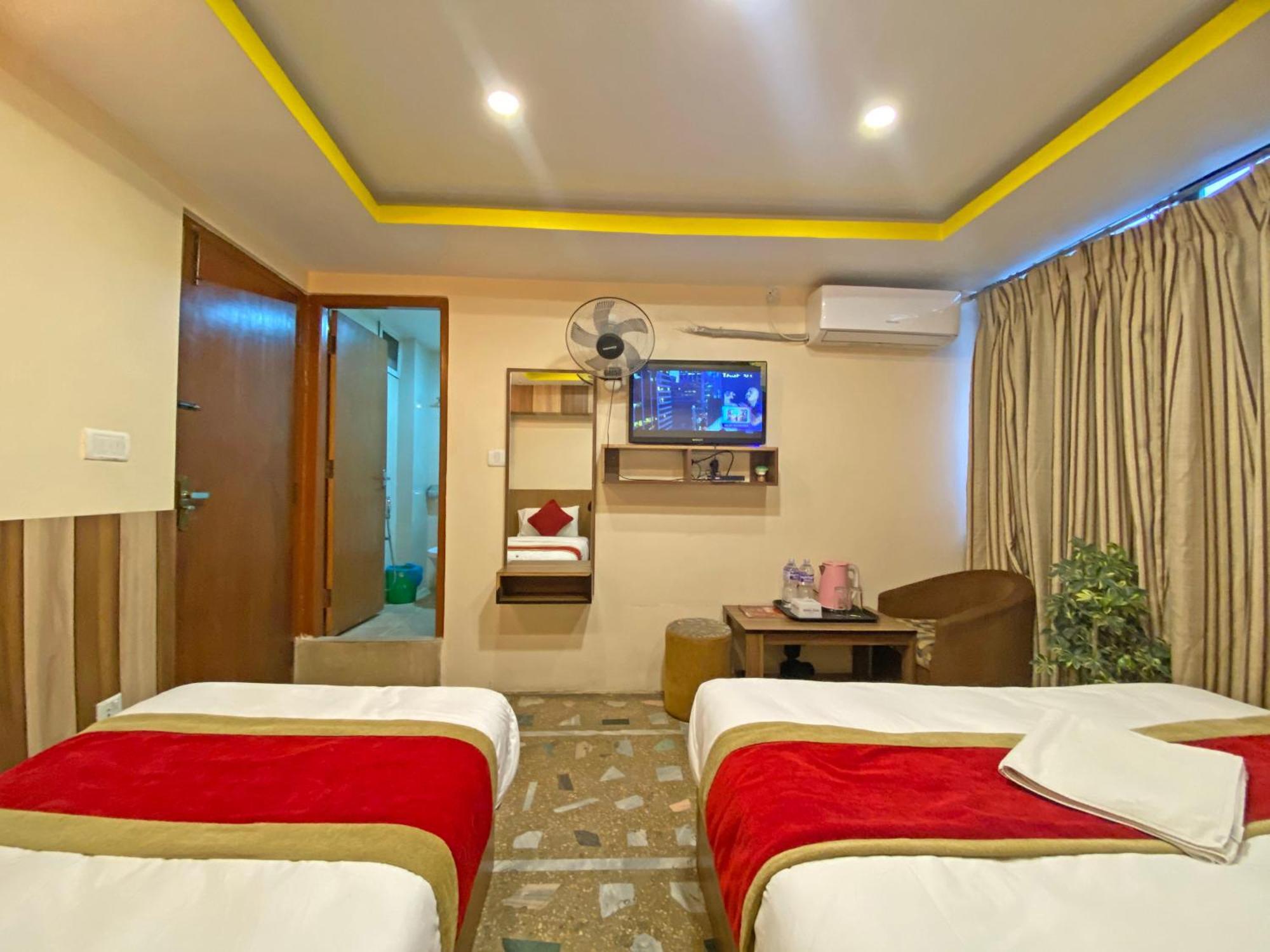 Hotel Airport Holiday Kathmandu Exterior photo