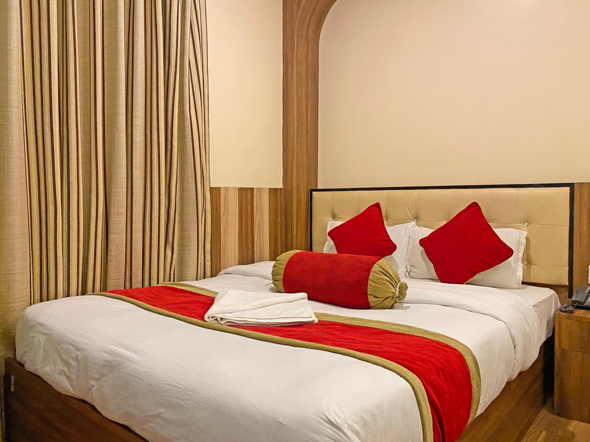 Hotel Airport Holiday Kathmandu Exterior photo