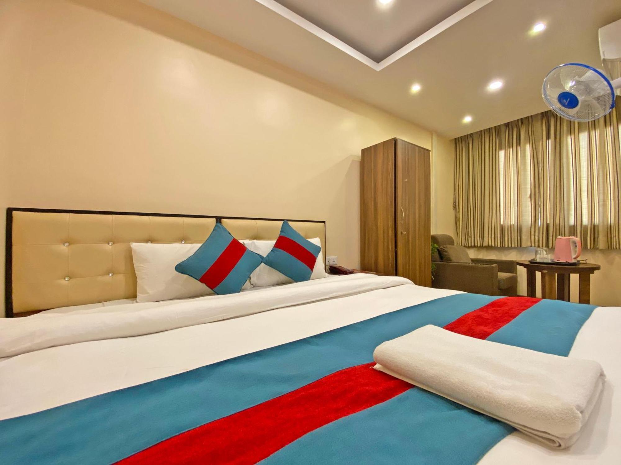 Hotel Airport Holiday Kathmandu Exterior photo
